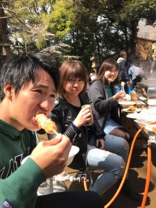 毎年恒例!花見のお手伝い。